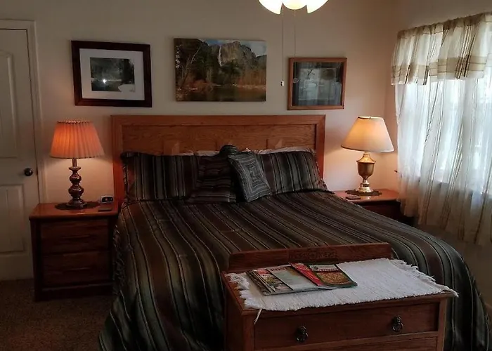 Yosemite Nights Bed & Breakfast